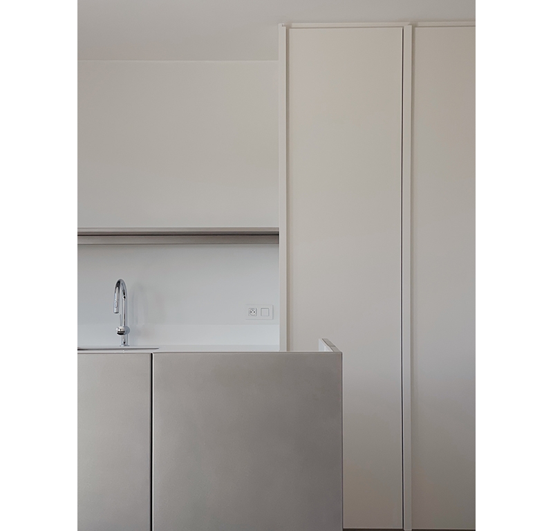 LOUISE - image 1
